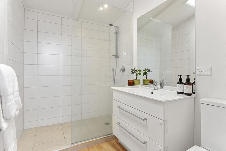 Photo of property in 3/6 Le Roy Terrace, Birkenhead, Auckland, 0626