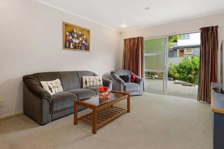 Photo of property in 76 Crestview Place, Browns Bay, Auckland, 0630