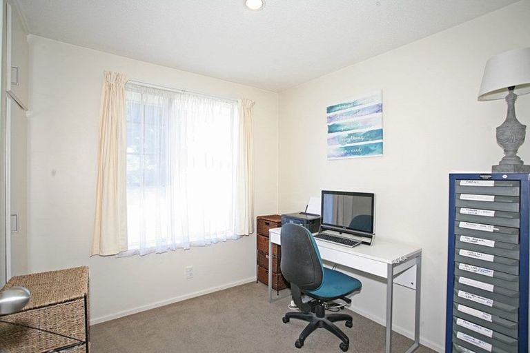 Photo of property in 4 Karnak Crescent, Russley, Christchurch, 8042