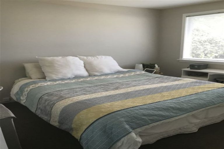 Photo of property in 2/40a Brookside Terrace, Bryndwr, Christchurch, 8053