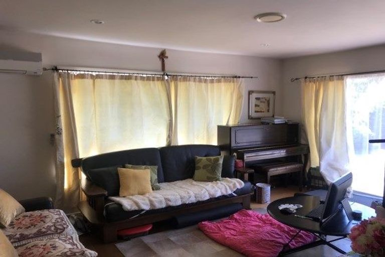 Photo of property in 8 Dalton Place, Burnside, Christchurch, 8053