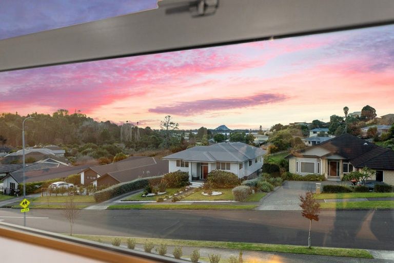 Photo of property in 111 Oteki Park Drive, Welcome Bay, Tauranga, 3112