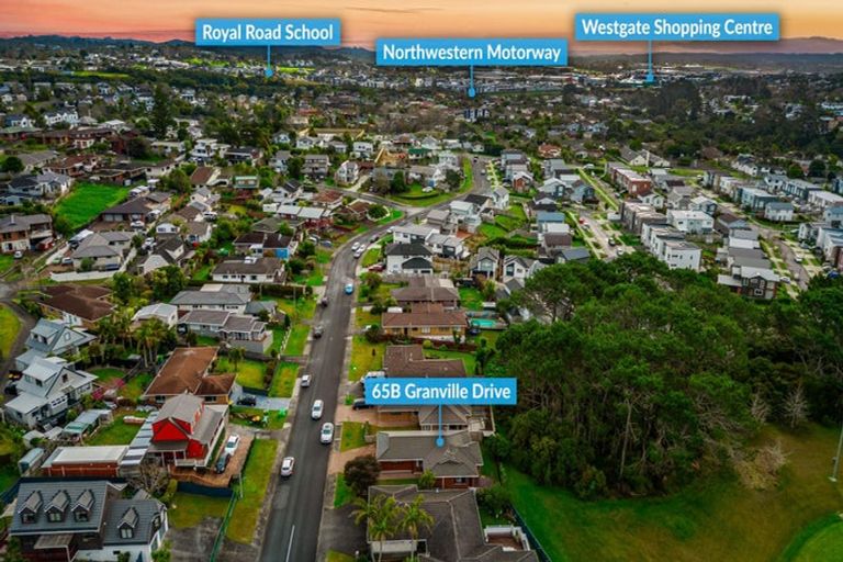 Photo of property in 2/65 Granville Drive, Massey, Auckland, 0614