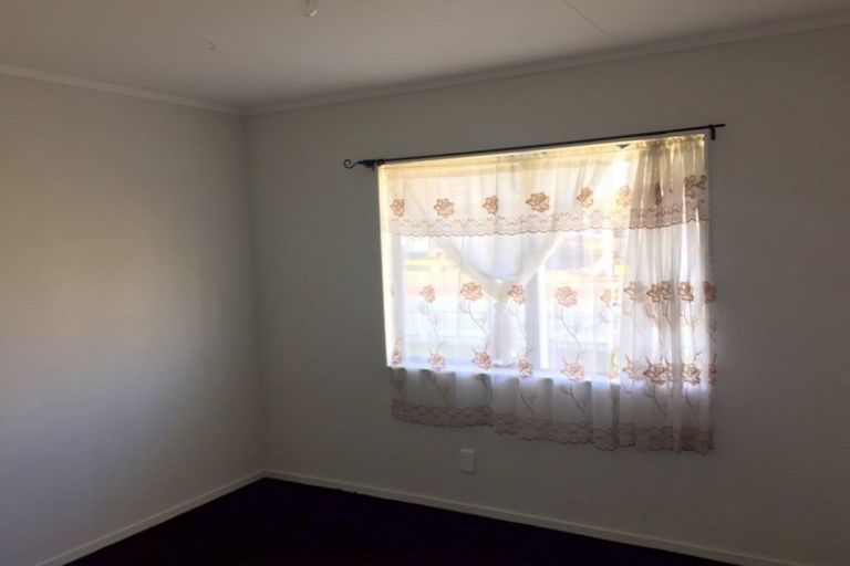 Photo of property in 84 Maplesden Drive, Clendon Park, Auckland, 2103