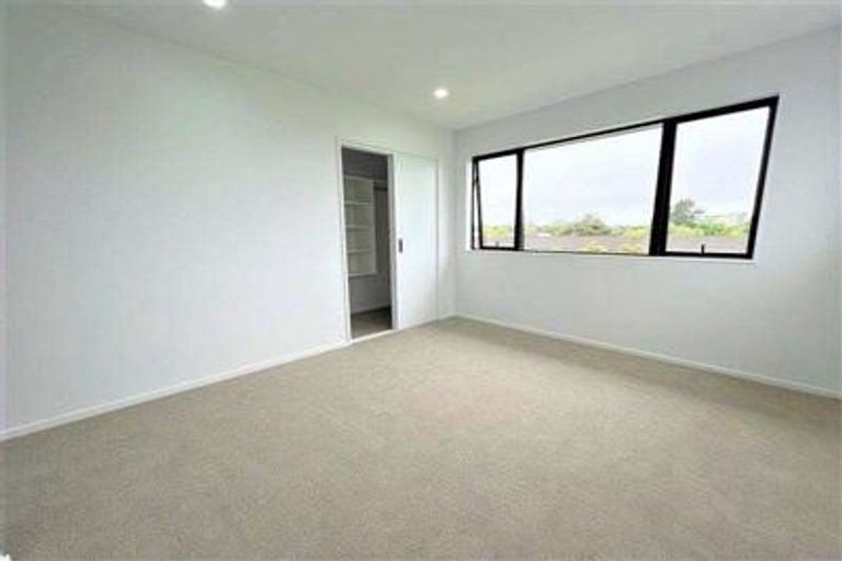 Photo of property in 35 Eileen Newey Place, Henderson, Auckland, 0612