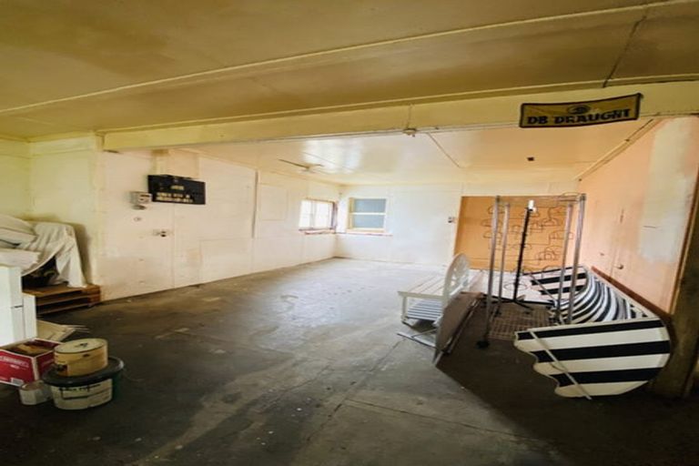 Photo of property in 4 Wakefield Street, Featherston, 5710