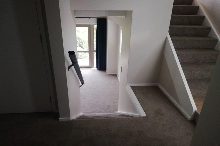 Photo of property in 2/5 Aries Place, Shelly Park, Auckland, 2014