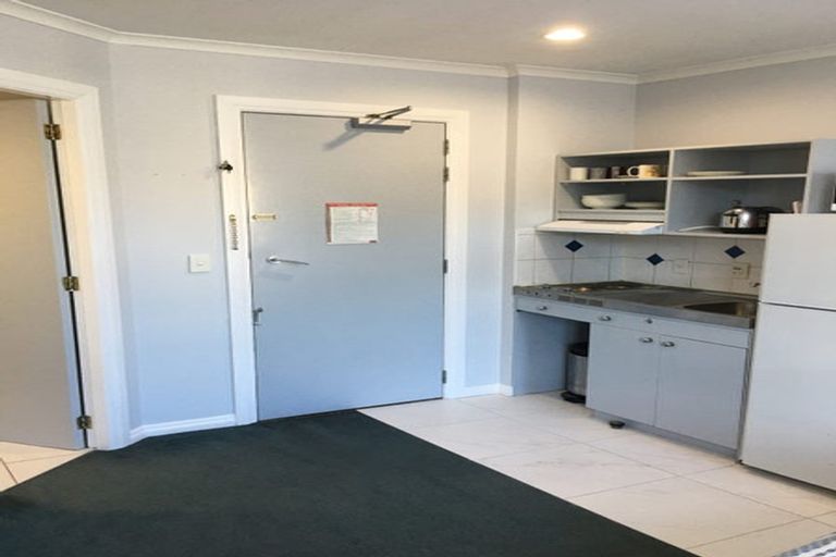 Photo of property in Quest/richard Pearse Apartment, 3/219g Willis Street, Te Aro, Wellington, 6011