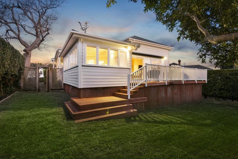 Photo of property in 26 Mariposa Crescent, Birkenhead, Auckland, 0626