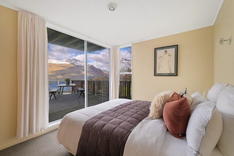 Photo of property in 7b Von Place, Fernhill, Queenstown, 9300