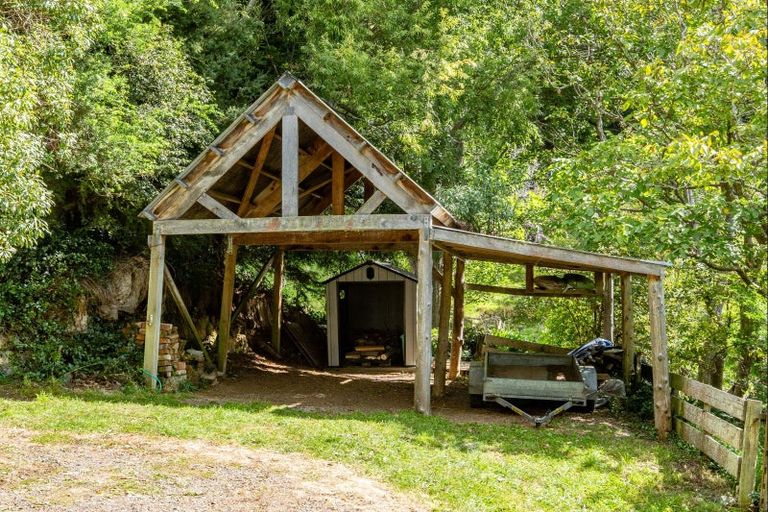 Photo of property in 8 Shadbolts Road, Pigeon Bay, Akaroa, 7583