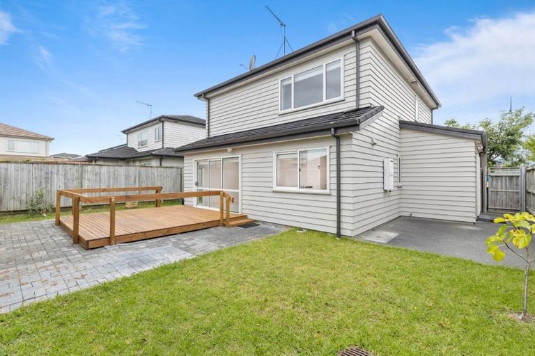 Photo of property in 5 Reno Way, Flat Bush, Auckland, 2016