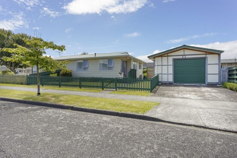 Photo of property in 56 Henry Street, Ebdentown, Upper Hutt, 5018