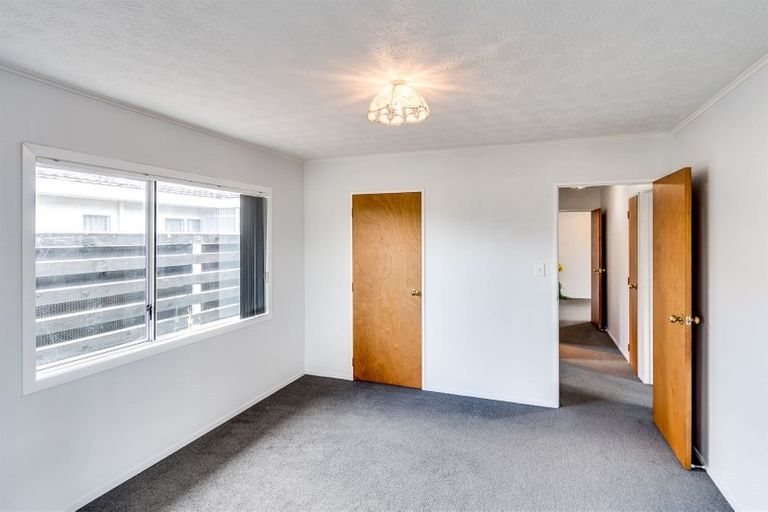 Photo of property in 21 Whiting Crescent, Greenmeadows, Napier, 4112