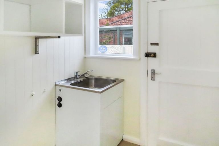 Photo of property in 8 Okura Grove, Boulcott, Lower Hutt, 5010