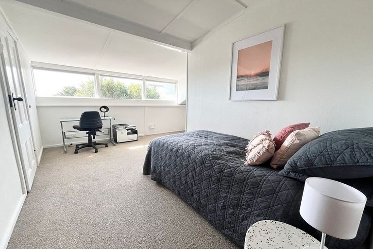 Photo of property in 36 Rangatira Road, Birkenhead, Auckland, 0626