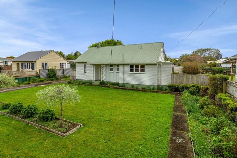 Photo of property in 68 Conway Road, Eltham, 4322