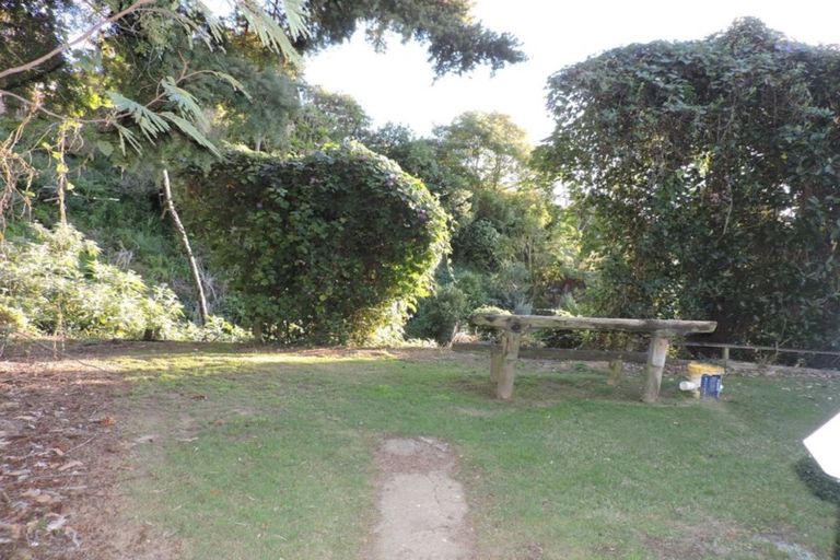 Photo of property in 9 Adams Road, Thornton Bay, Thames, 3575