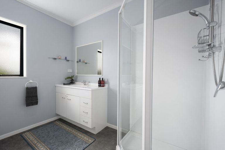 Photo of property in 72 Village Park Drive, Welcome Bay, Tauranga, 3112