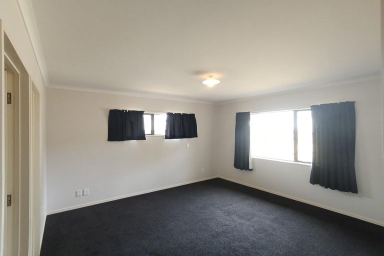 Photo of property in 17 Charles Cross Street, Longburn, Palmerston North, 4412