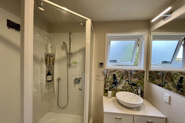 Photo of property in 35b Amapur Drive, Khandallah, Wellington, 6035