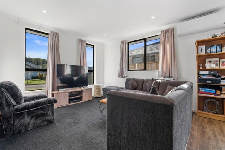 Photo of property in 27 Awataha Crescent, Pyes Pa, Tauranga, 3110