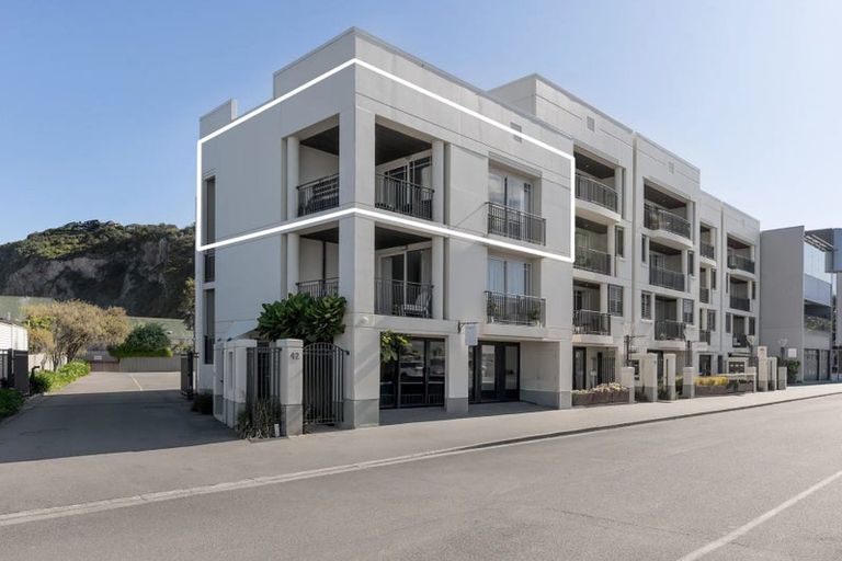 Photo of property in Admiralty Courts, 1/42 Marriner Street, Sumner, Christchurch, 8081