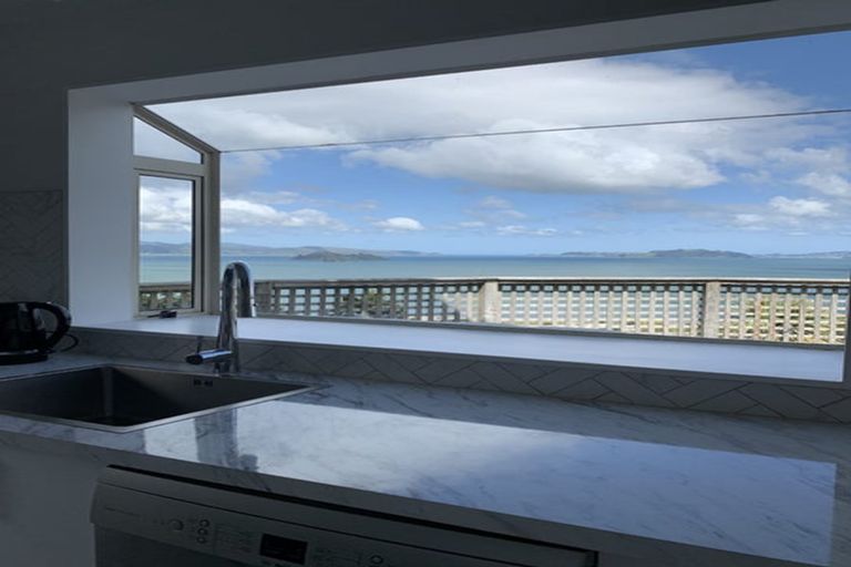 Photo of property in 7a Korokoro Road, Korokoro, Lower Hutt, 5012