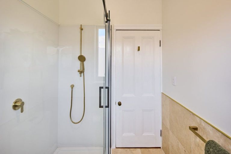 Photo of property in 25 Newman Terrace, Thorndon, Wellington, 6011