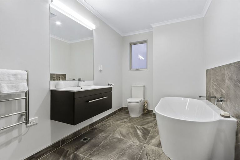 Photo of property in 88 Bomb Point Drive, Hobsonville, Auckland, 0616