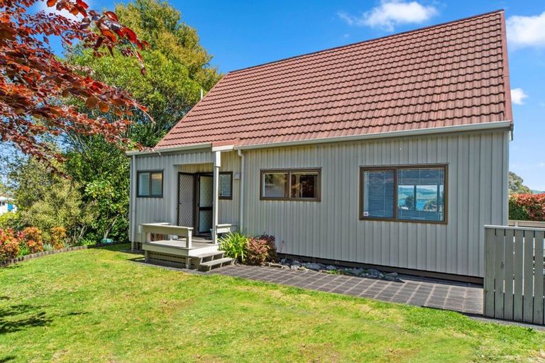 Photo of property in 11 Richmond Avenue, Richmond Heights, Taupo, 3330