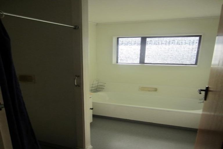 Photo of property in 3 Tawa Street, Tawa, Wellington, 5028