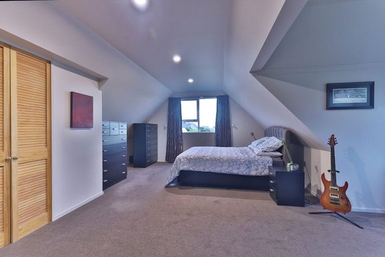 Photo of property in 18 Woodside Common, Westmorland, Christchurch, 8025