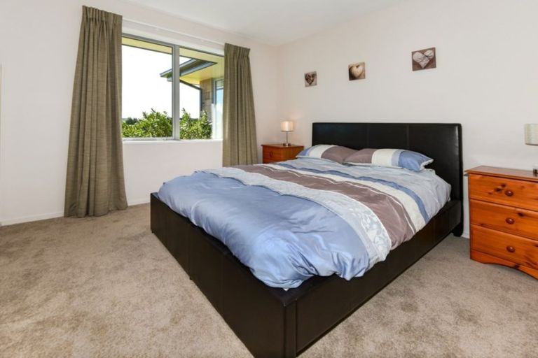 Photo of property in 36 Whitcombe Place, Darfield, 7571