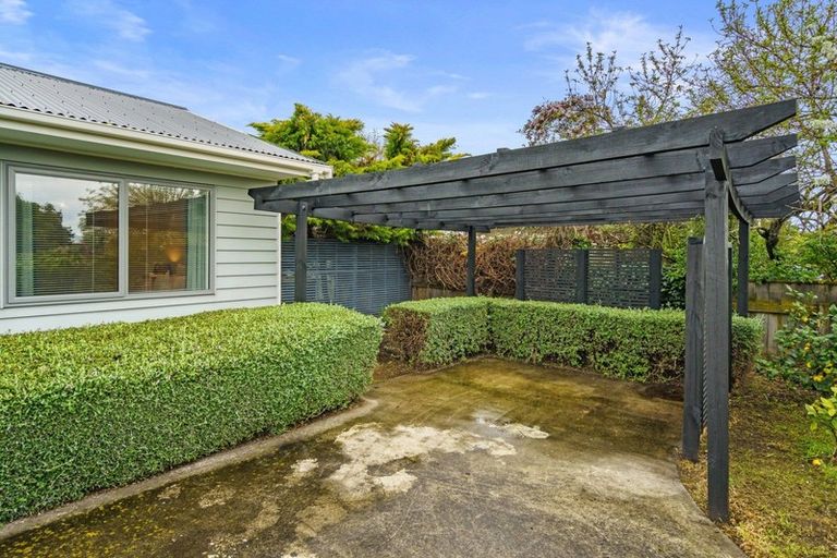 Photo of property in 10 Sackville Street, Martinborough, 5711