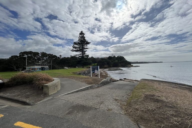 Photo of property in 1/42 Rothesay Bay Road, Rothesay Bay, Auckland, 0630