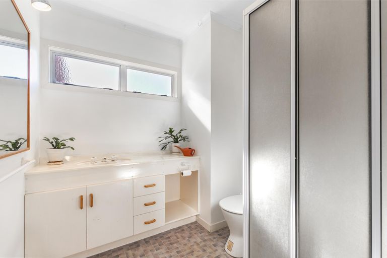 Photo of property in 19 Hazards Road, Weymouth, Auckland, 2103