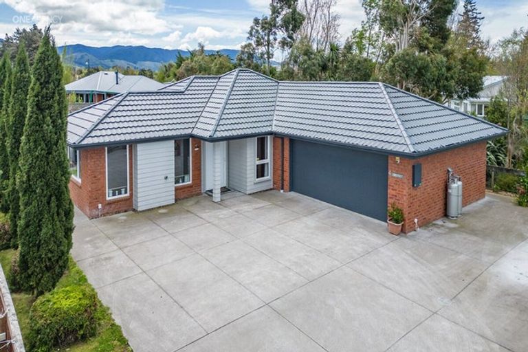 Photo of property in 4 Stonebridge Lane, Oxford, 7430