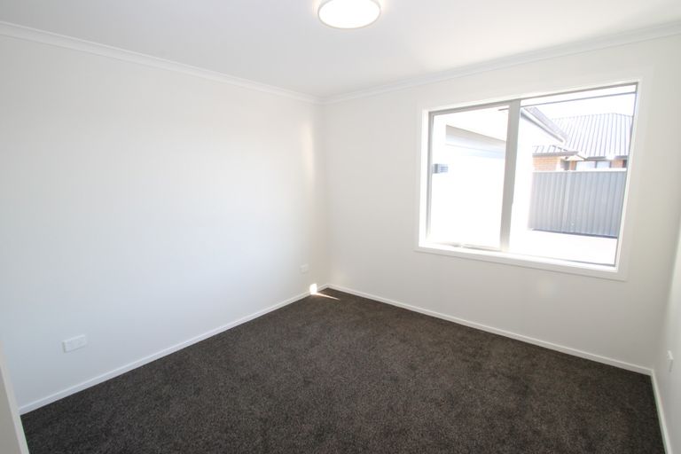 Photo of property in 33 Silver Springs Boulevard, Mosgiel, 9024