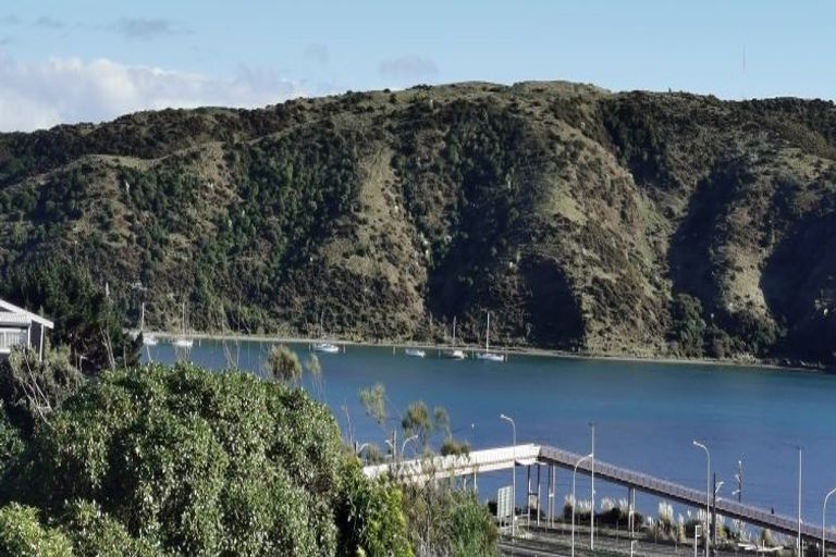 Photo of property in 4 Whitianga View, Paremata, Porirua, 5024