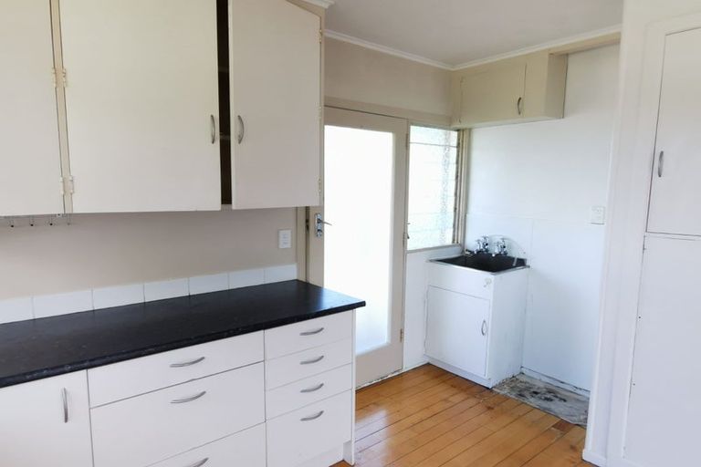 Photo of property in 1/7 Evelyn Place, Hillcrest, Auckland, 0627
