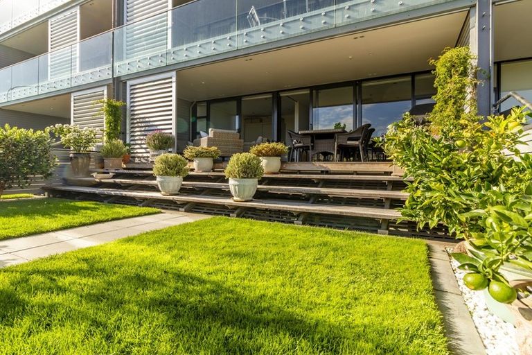 Photo of property in 203/7 Humber Street, Pandora, Napier, 4110