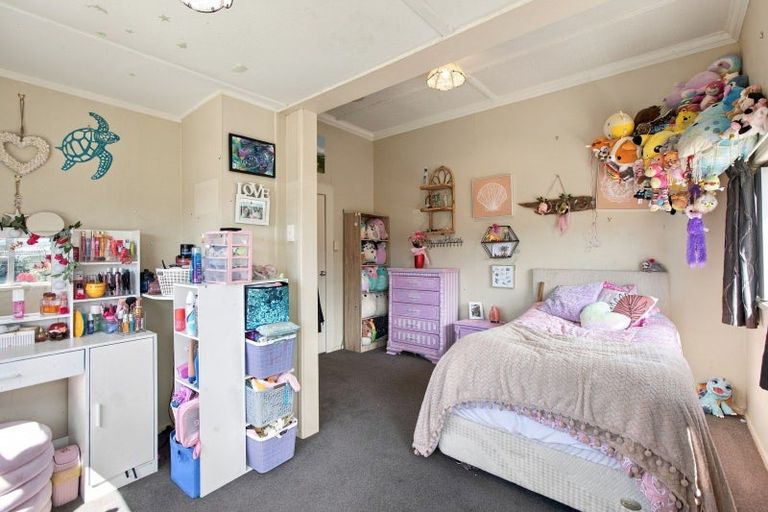Photo of property in 30 Memorial Place, Waitara, 4320