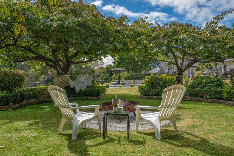 Photo of property in 142 Gillespie Place, Acacia Bay, Taupo, 3385