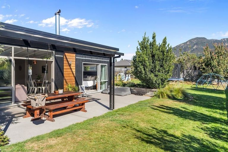Photo of property in 8 Bell Street, Lake Hawea, Wanaka, 9382