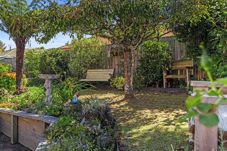 Photo of property in 5 Burleigh Place, Rototuna, Hamilton, 3210