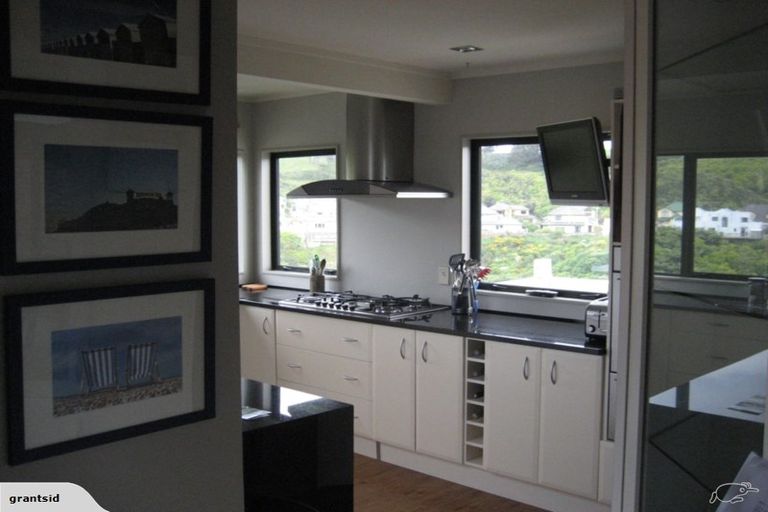 Photo of property in 10 Lingard Grove, Brooklyn, Wellington, 6021