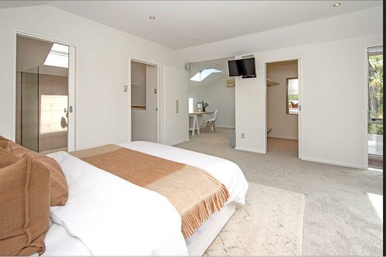 Photo of property in 2/11 Mclellan Place, Ilam, Christchurch, 8041