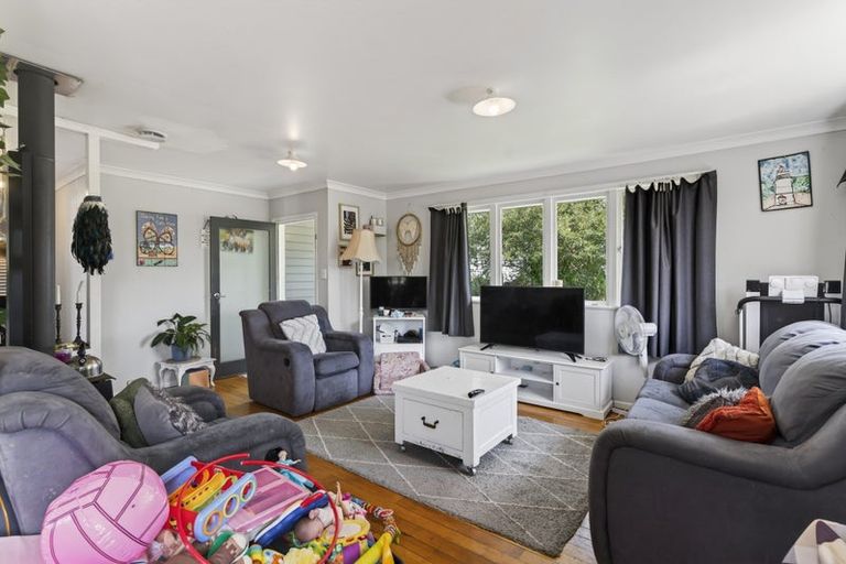 Photo of property in 2 View Street, Maungaturoto, 0520