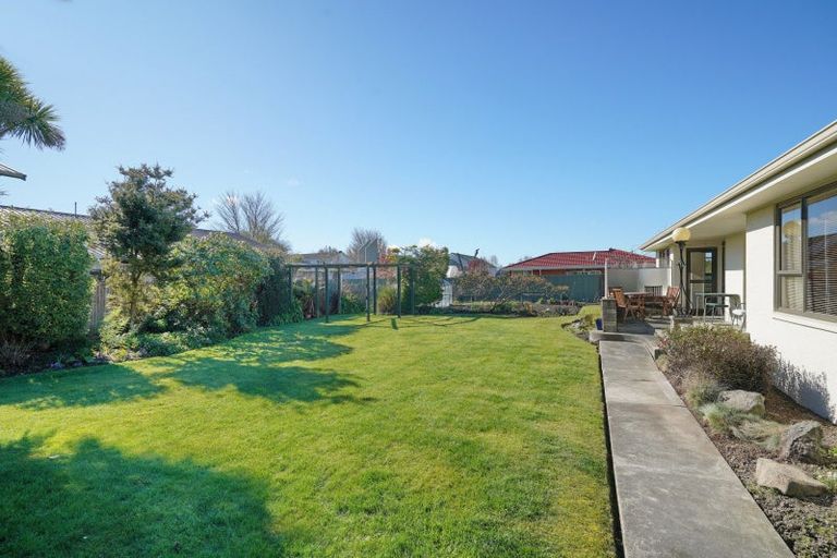 Photo of property in 2 Ward Place, Rangiora, 7400
